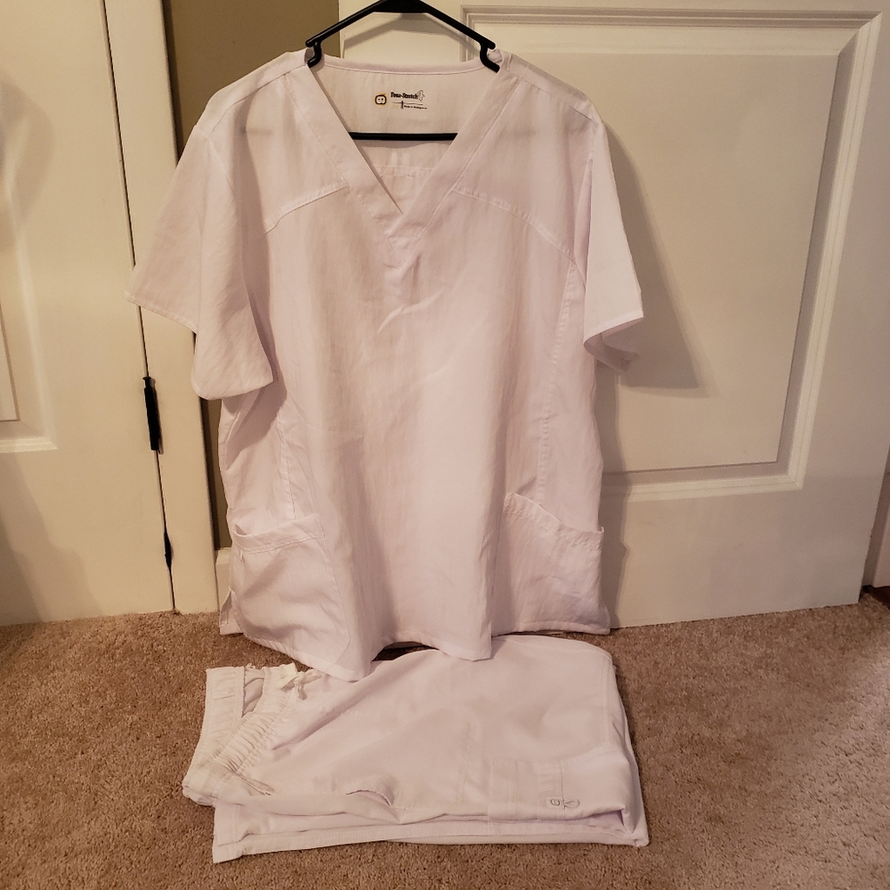 4 Streach Scrubs Shirt 2X Pants XL